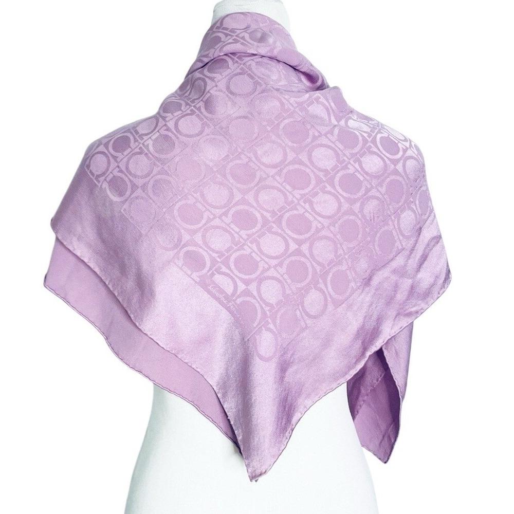 Vtg SALVATORE FERRAGAMO Gancini Print Silk Wool Scarf Italy Orchid Lilac 31x34